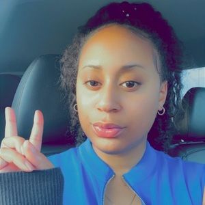Meet your Posher, Nia